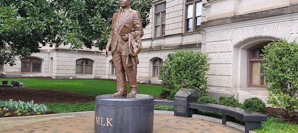 martin luther king jr statue